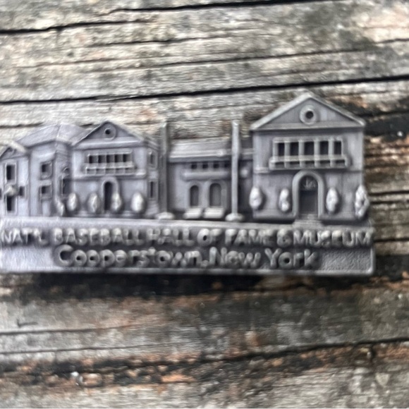 BUNDLE OF VINTAGE BASEBALL HALL OF FAME COOPERSTOWN MAGNETS (10) - Picture 5 of 14